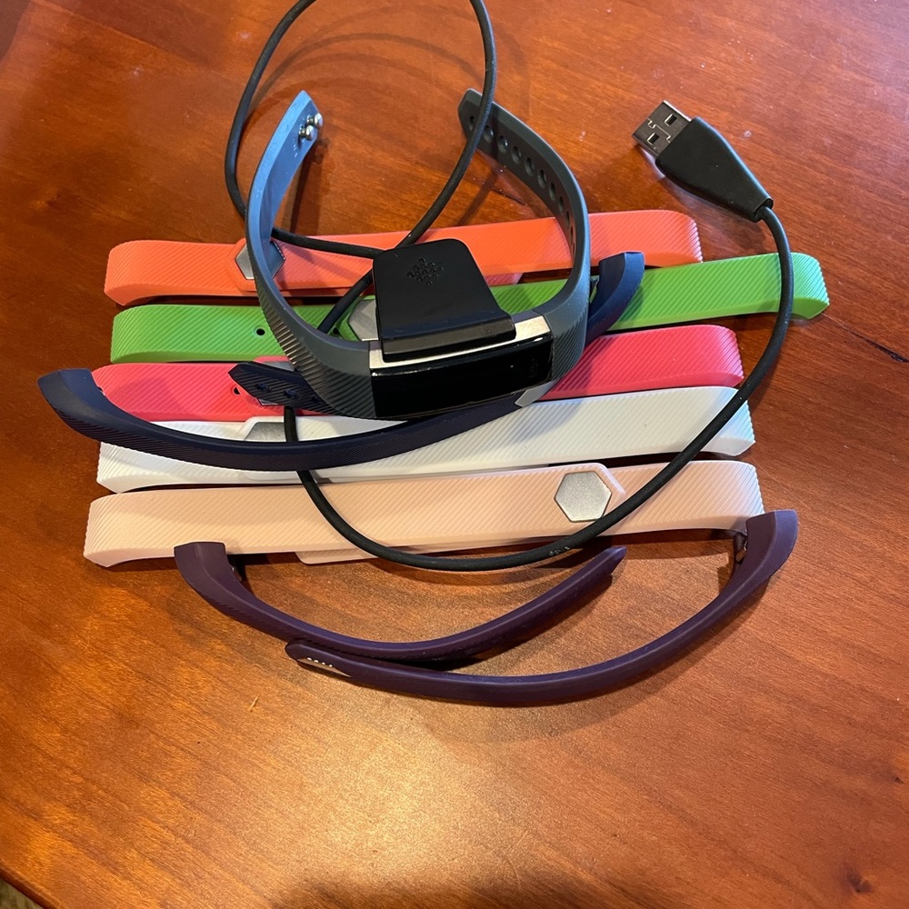 Fitbit Alta HR with extra bands (large)